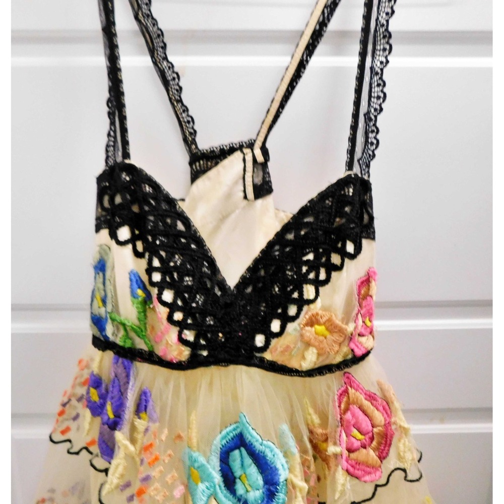 FREE PEOPLE RAMBLING ROSE DRESS EMBROIDERED ROSES IVORY TULLE SIZE 8 $350 - Picture 5 of 8